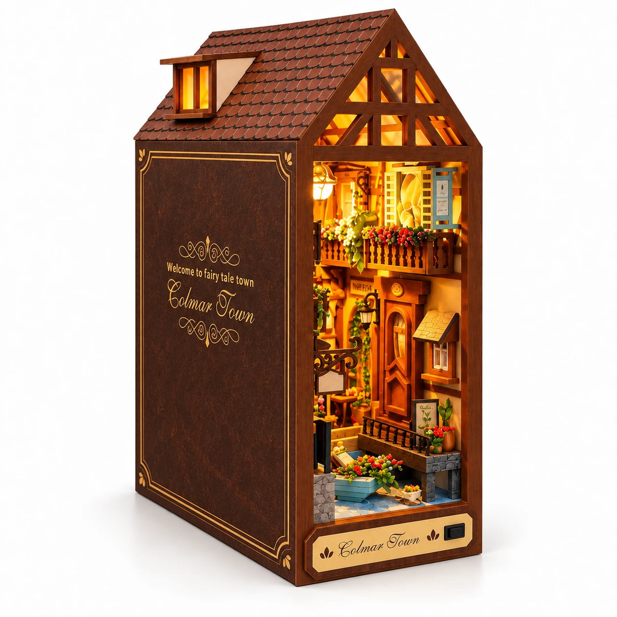 Haus in Colmar von NOOKO, elsässischer Fachwerk-Book-Nook mit LED, auf weißem Hintergrund