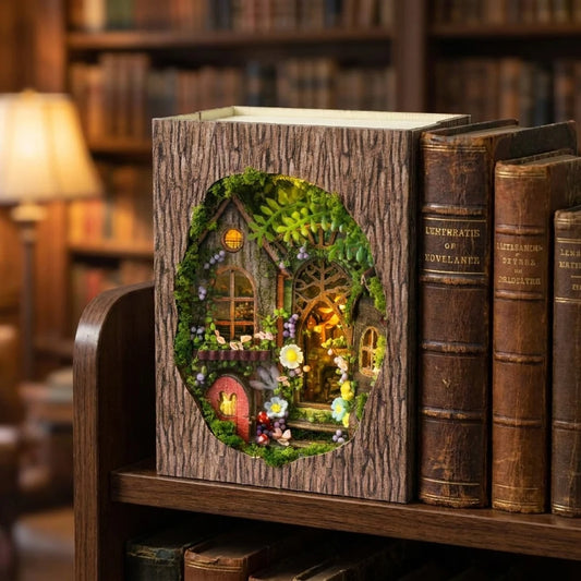 Le Refuge de la Clairière — book nook DIY entre deux livres, refuge féerique dans un tronc d'arbre