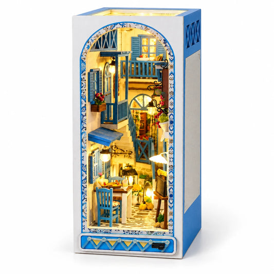 Ruelle de Santorin NOOKO, book nook grec blanc et bleu avec LED sur fond blanc