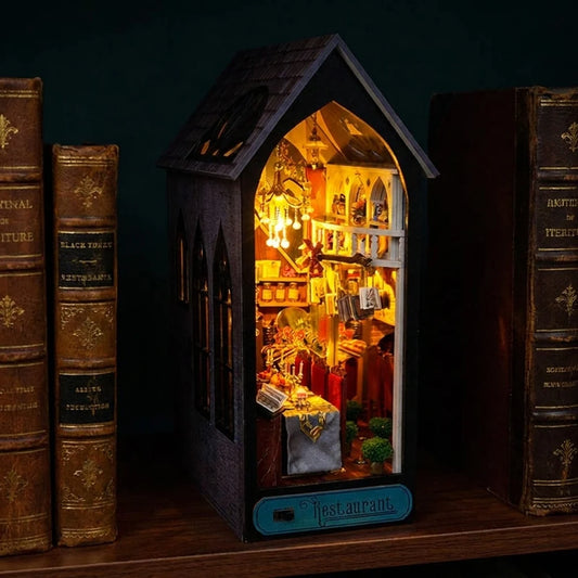 La Taverne des Ombres - kit book nook DIY vue principale