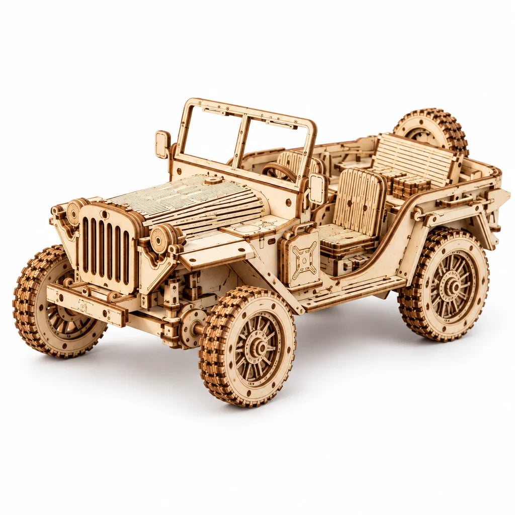 Geländewagen von NOOKO, aufgebaut, auf weißem Hintergrund