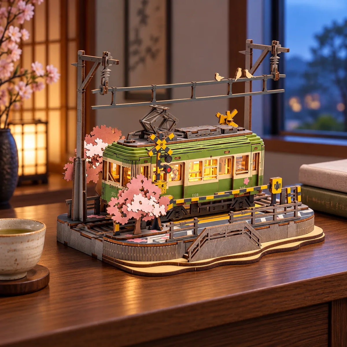 Tram Sakura lumineux exposé dans un coin lecture