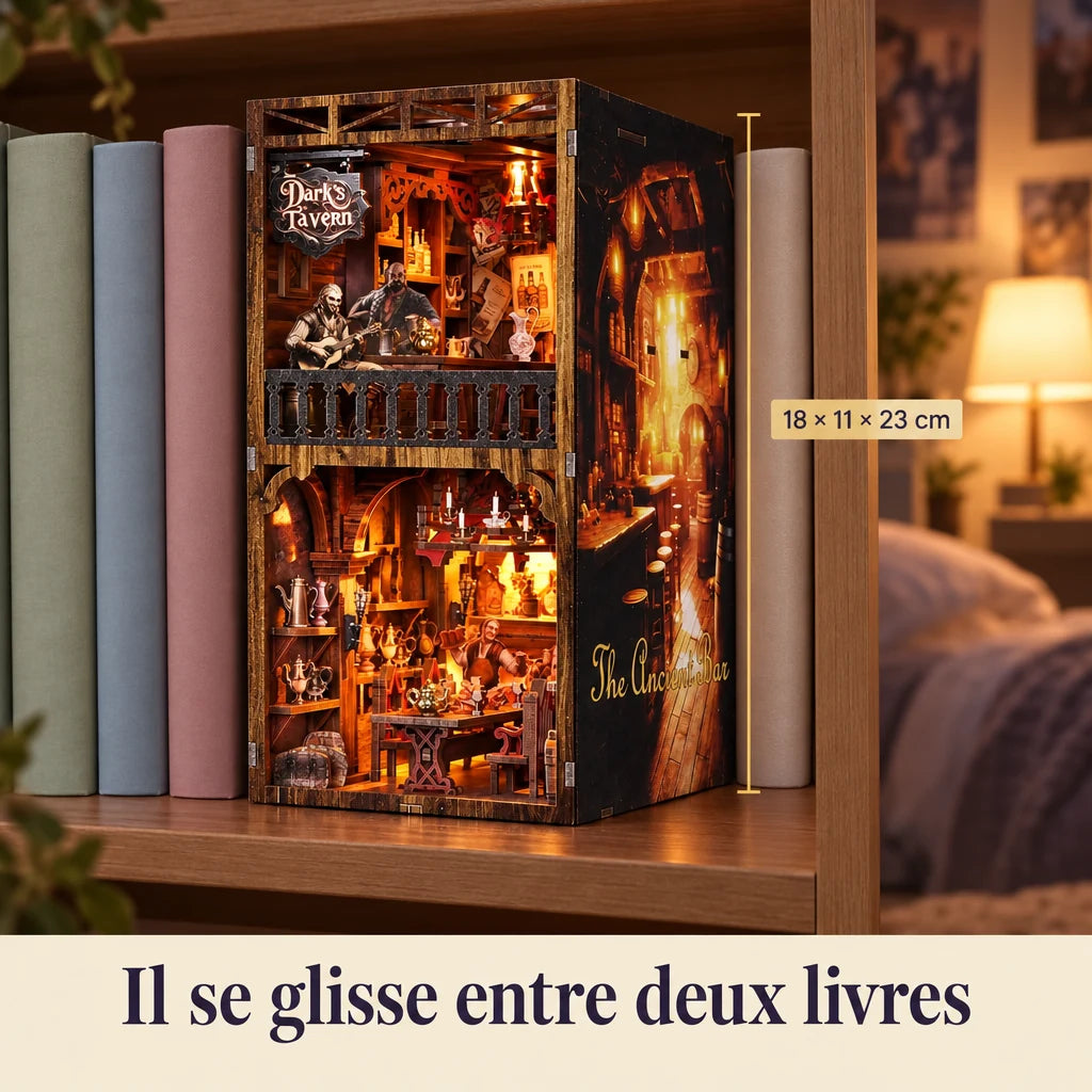 Le Vieux Pub glissé entre deux livres, dimensions 18 × 11 × 23 cm